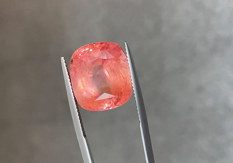 25 Ct Unheated Ceylon Padparadscha Sapphire Found in Ratnapura