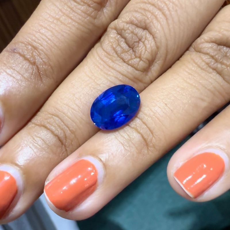 Oval 6.59 Ct Blue Sapphire-800