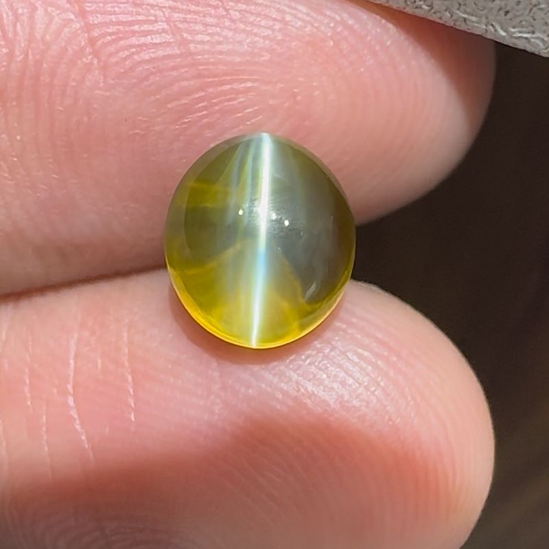 4.07 Ct Honey Color Chrysoberyl Cat's Eye Of Sri Lankan Origin